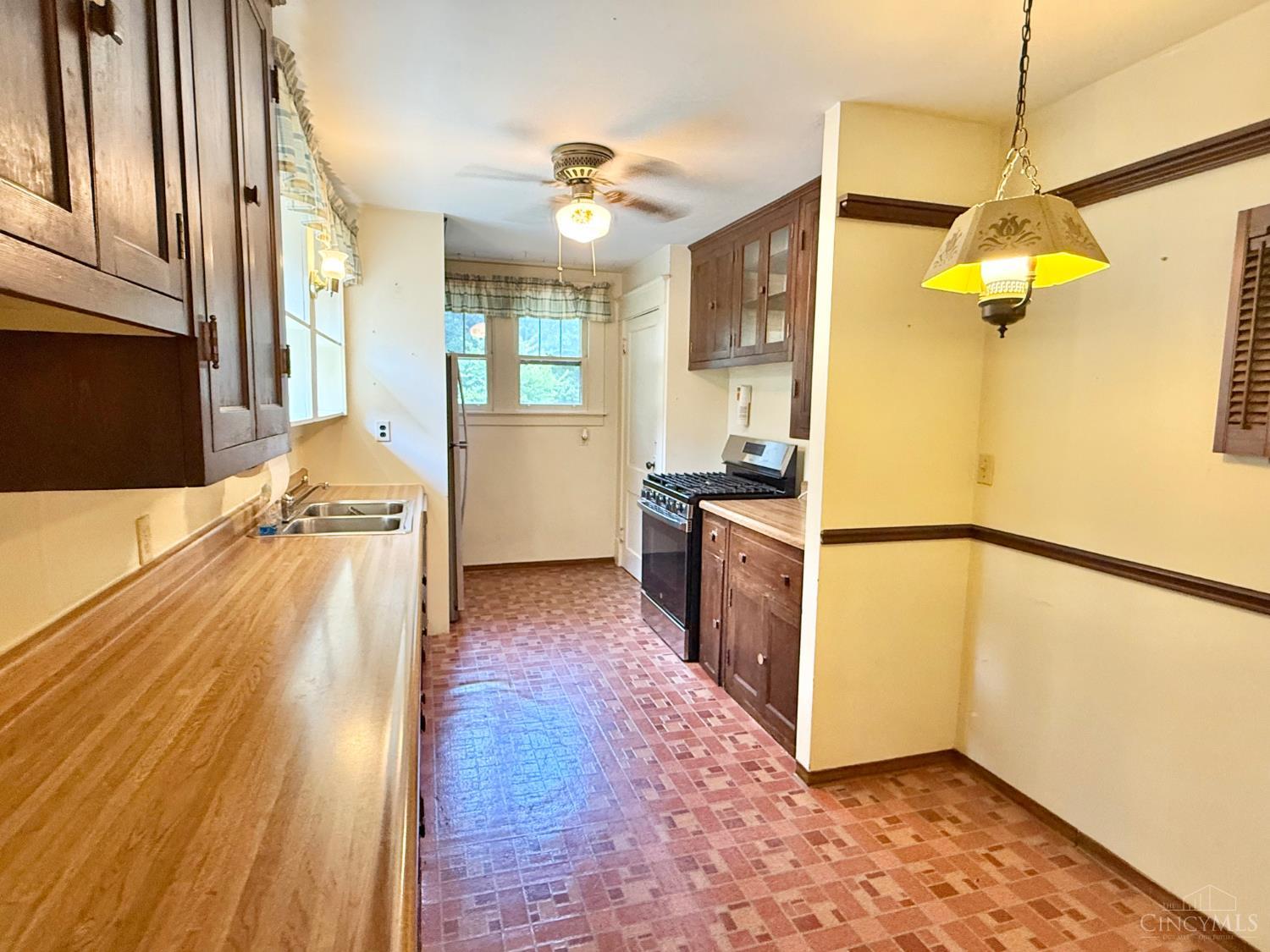 5636 Foley Road Cincinnati, OH 45238 - Photo 14 of 37 Gallery Image 14