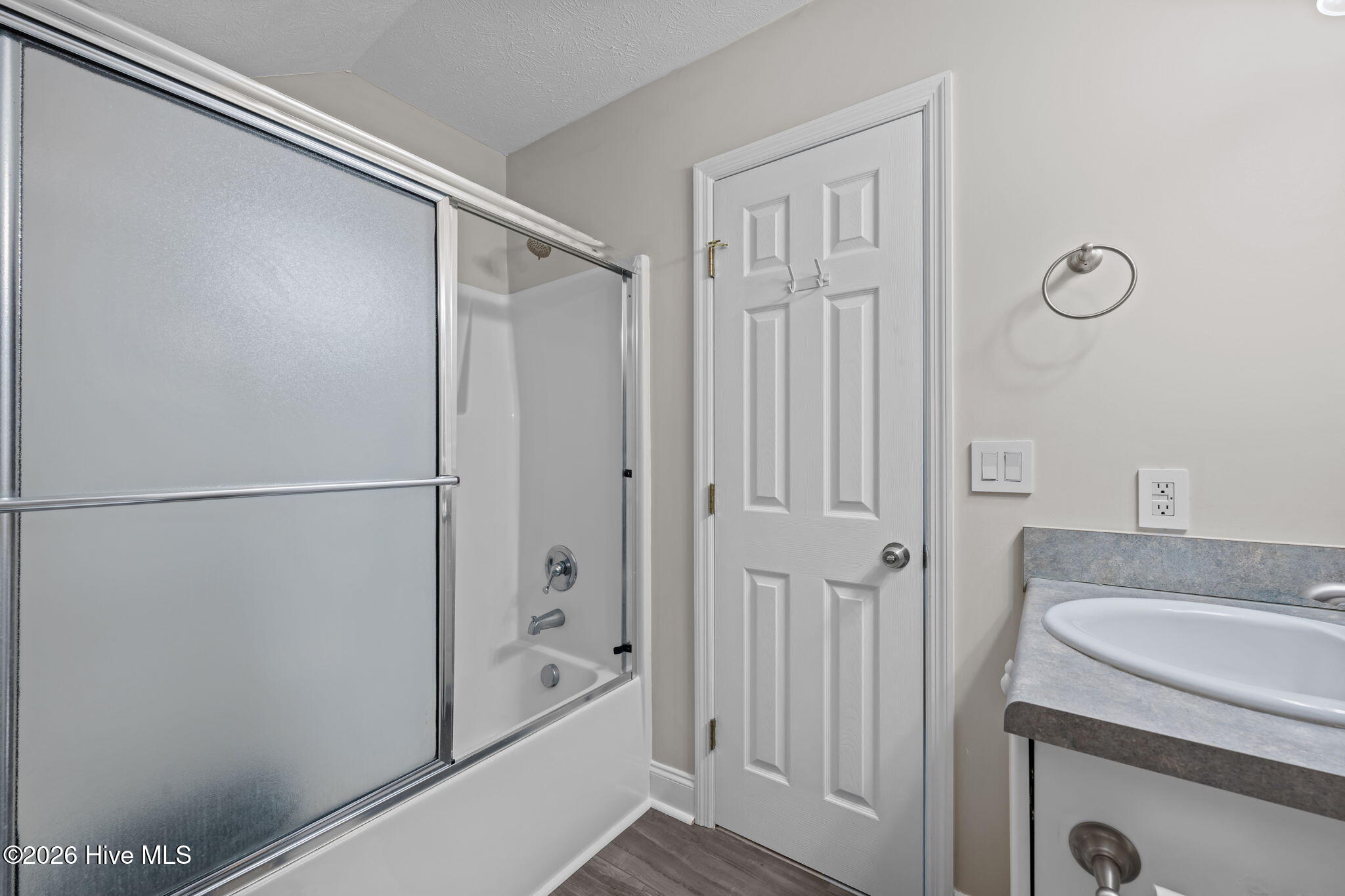 412 Neuchatel Road New Bern, NC 28562 - Photo 28 of 43 3rd Bath