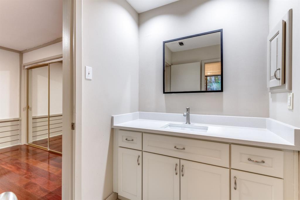 5209 Old Shepard Place Plano, TX 75093 - Photo 9 of 12