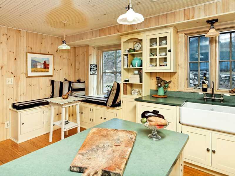 51 Penobscot Road New Harbor, ME 04554 - Photo 12 of 29 Kitchen.