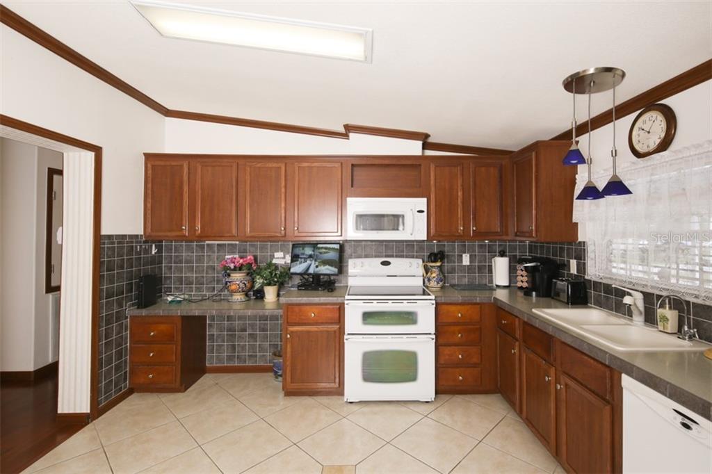 3644 Rossmere Road Port Charlotte, FL 33953 - Photo 13 of 40 Gallery Image 13