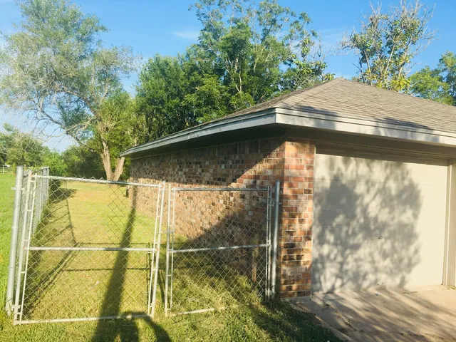 $1,700 | 19135 County Road 520A, Brazoria, TX 77422