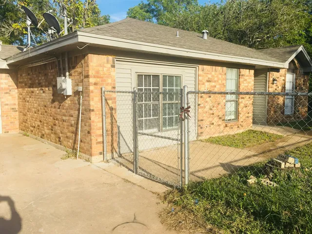 $1,700 | 19135 County Road 520A, Brazoria, TX 77422