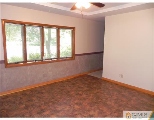 440 Old Post Road Edison, NJ 08817 - Photo 2 of 17 an empty room with a window