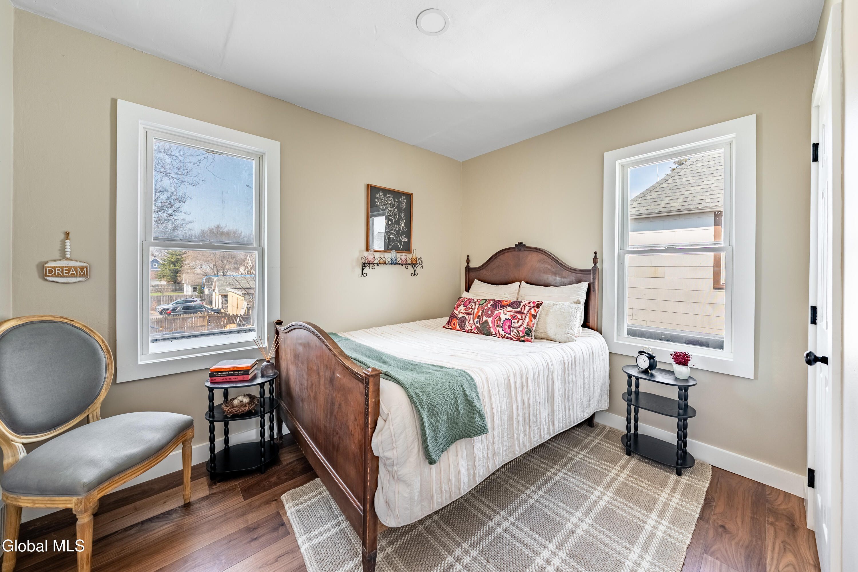 866 Thompson Street Schenectady, NY 12306 - Photo 21 of 24 Bedroom 2