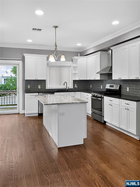 365 Tom Hunter Road Fort Lee, NJ 07024 - Photo 8 of 31 Gallery Image 8