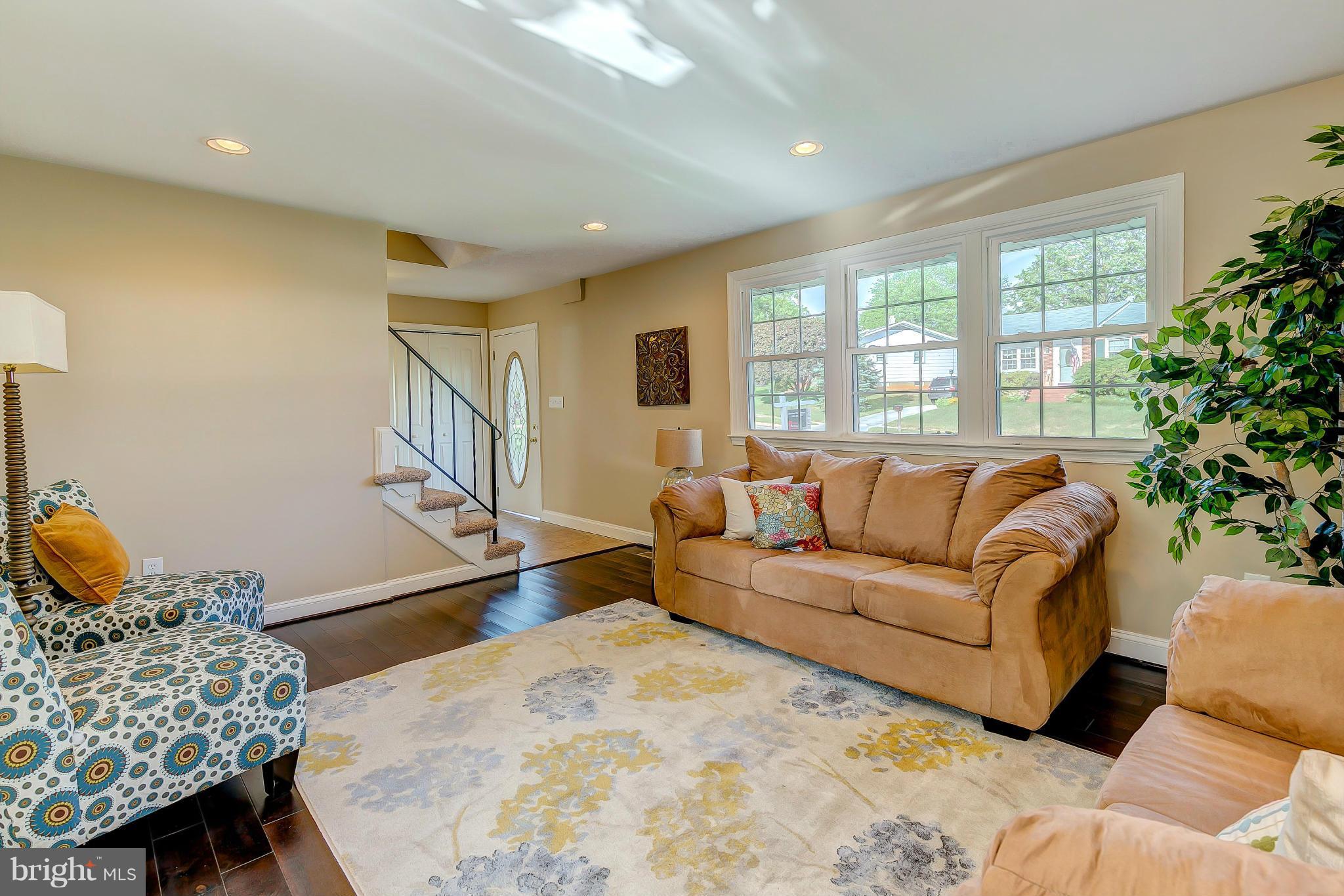 3920 Zurich Road Randallstown, MD 21133 - Photo 7 of 30 Living Room
