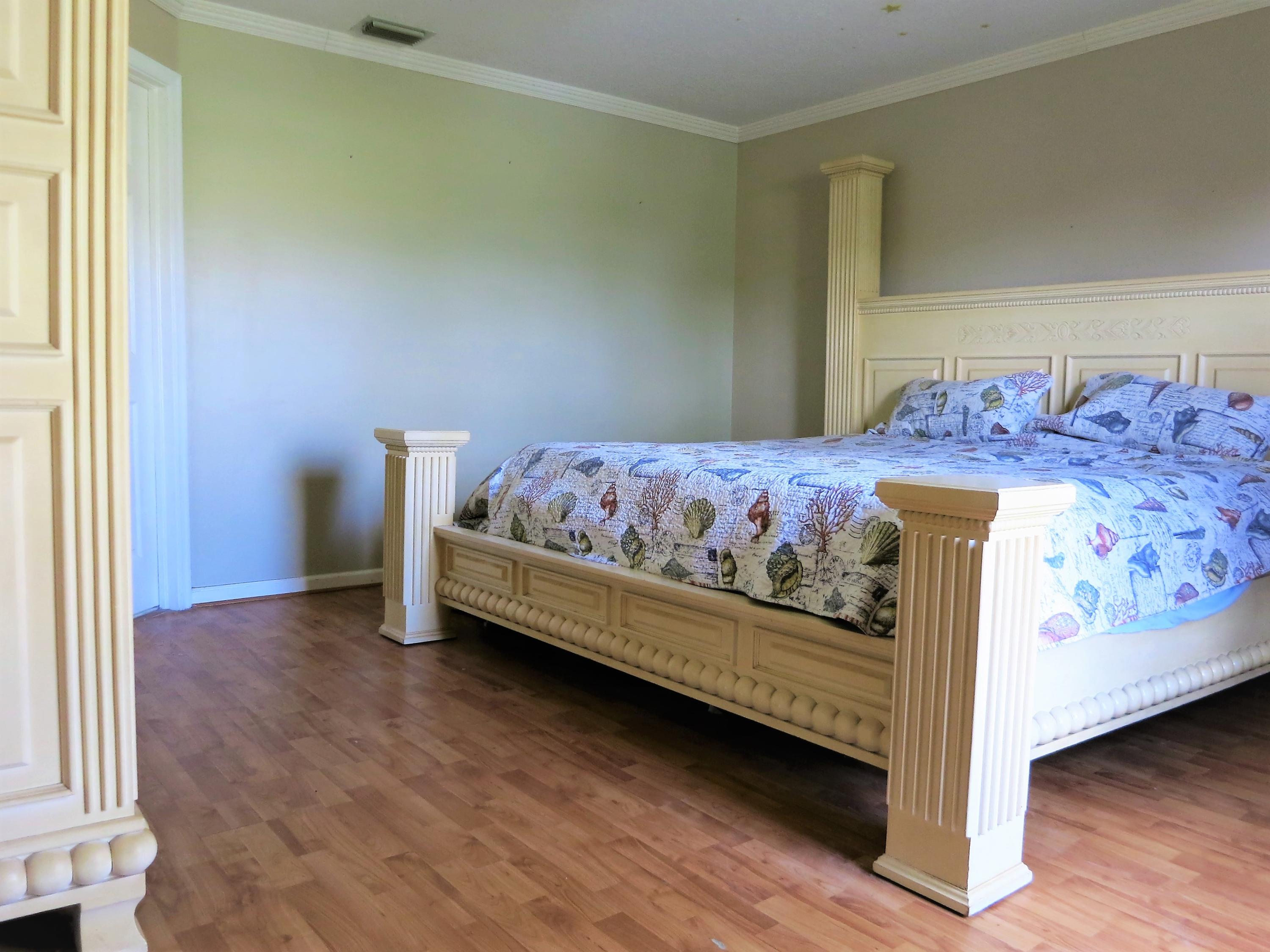 17977 78th Road North Loxahatchee, FL 33470 - Photo 13 of 37 Huge Master Bdrm w/laminate floor