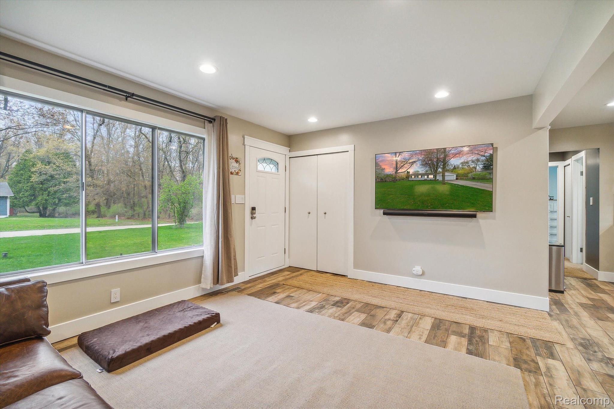 729 Henderson Road Howell, MI 48855 - Photo 5 of 32 Gallery Image 5