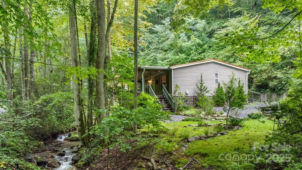 11 Choice Place Whittier, NC 28789 - Photo 5 of 48