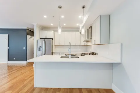 $1,299,000 | 17 Vinton Street, Unit 5, Boston, MA 02127