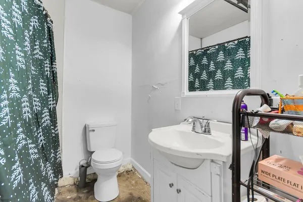 $130,000 | 3934 State Rd S-8-52, St. Stephen, SC 29479