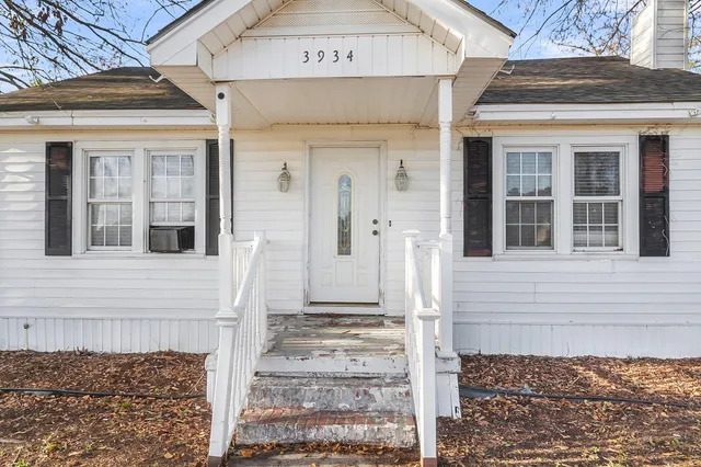 $130,000 | 3934 State Rd S-8-52, St. Stephen, SC 29479