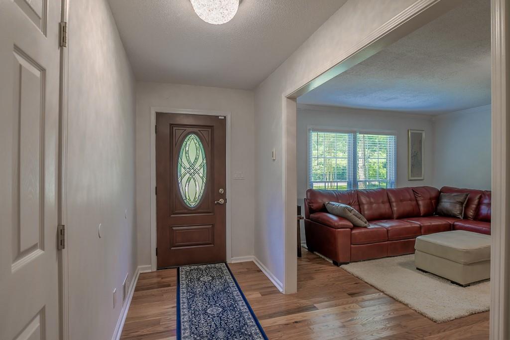 656 Bruce Way Southwest Lilburn, GA 30047 - Photo 5 of 32