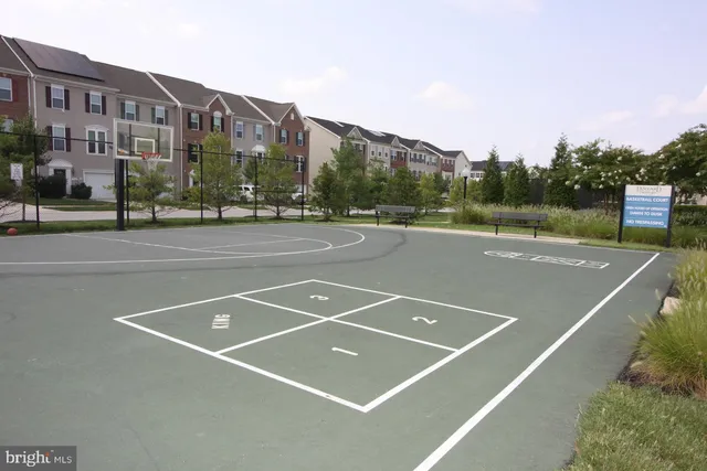 a view of a tennis court