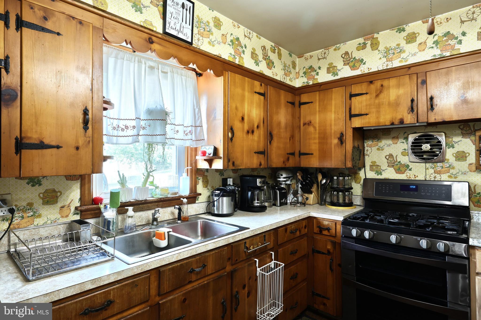 430 Black Rock Road Hanover, PA 17331 - Photo 10 of 37 Kitchen