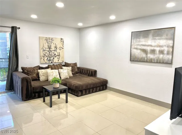 $1,350 | 5260 Indian River Drive, Unit 249, Las Vegas, NV 89103