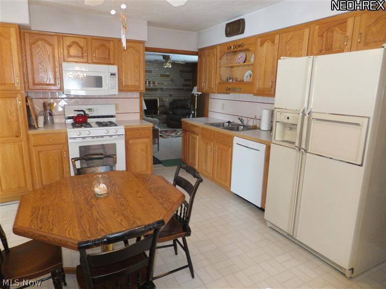 4813 Roadoan Road Cleveland, OH 44144 - Photo 4 of 20 Gallery Image 4