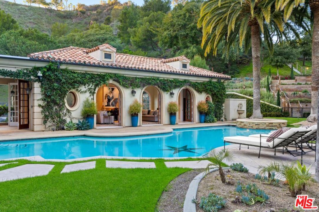 70 Beverly Park Beverly Hills, CA 90210 - Photo 2 of 12