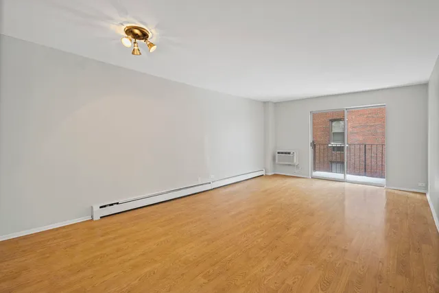 $239,900 | 1567 Ridge Avenue, Unit 408, Evanston, IL 60201