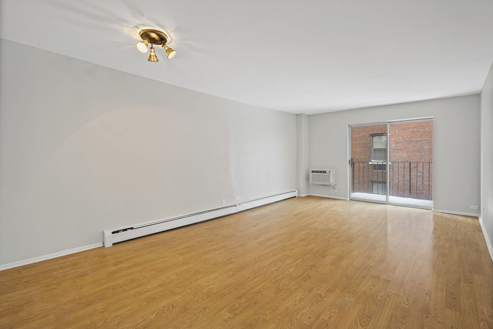 1567 Ridge Avenue, Unit 408 Evanston, IL 60201 - Photo 2 of 15