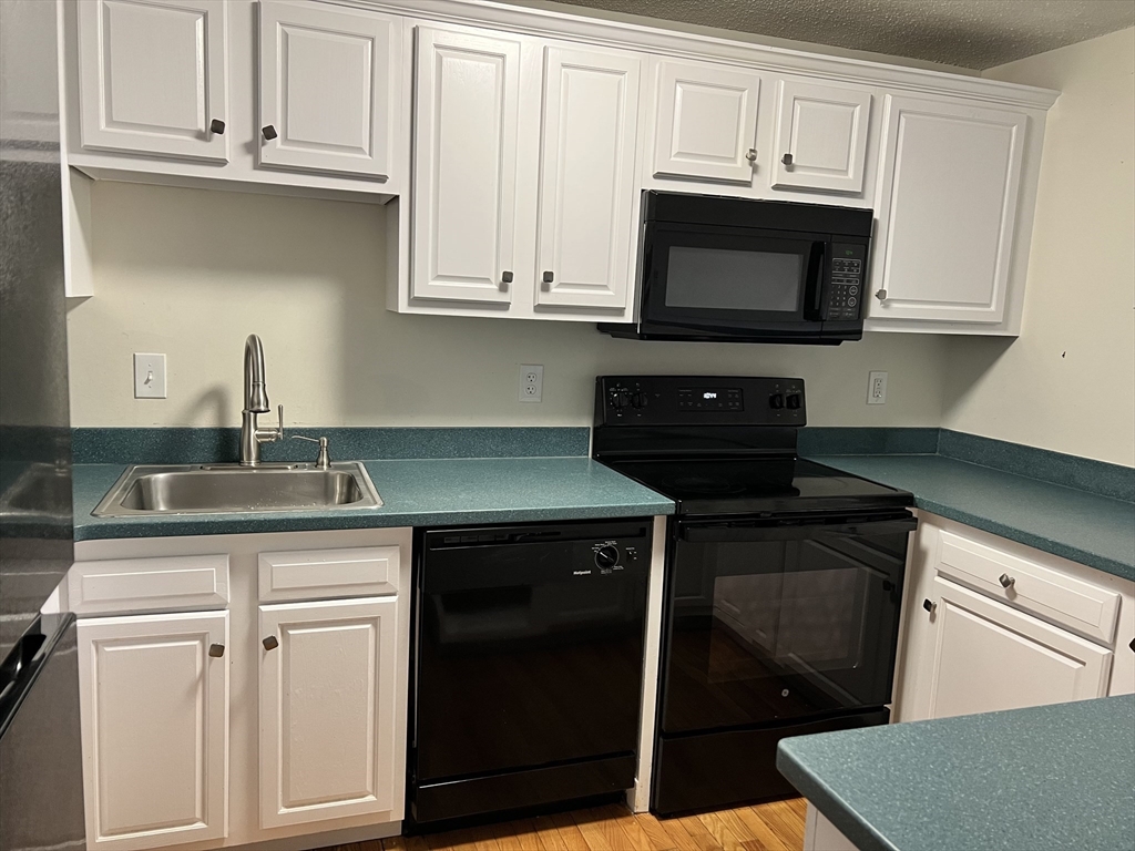 20 Abbey Road, Unit 306 Leominster, MA 01453 - Photo 2 of 12