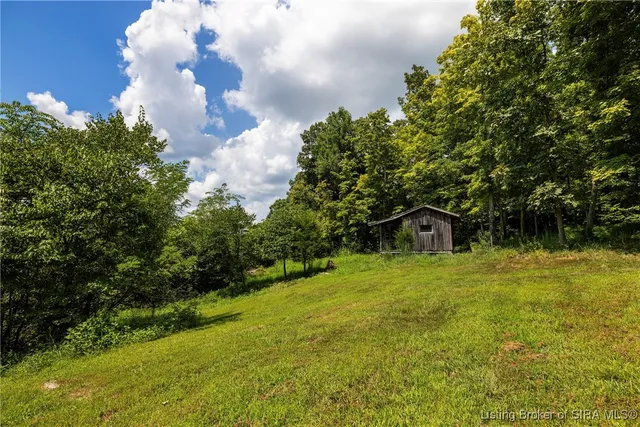 $850,000 | 7135 East Hiawatha Heights, Leavenworth, IN 47137