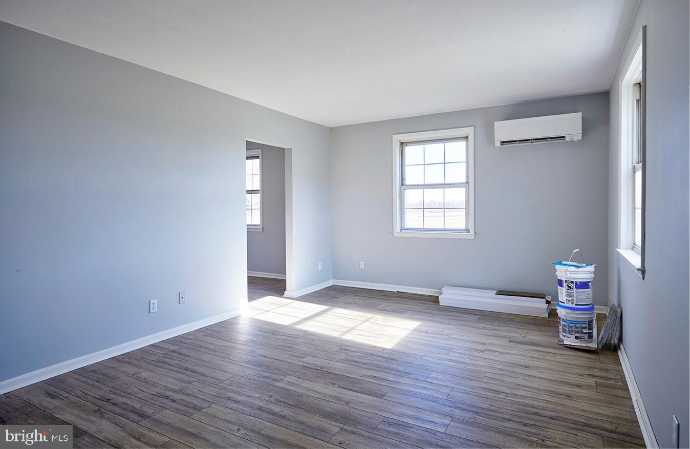1403 Monmouth Road Mount Holly, NJ 08060 - Photo 13 of 30 Living Room