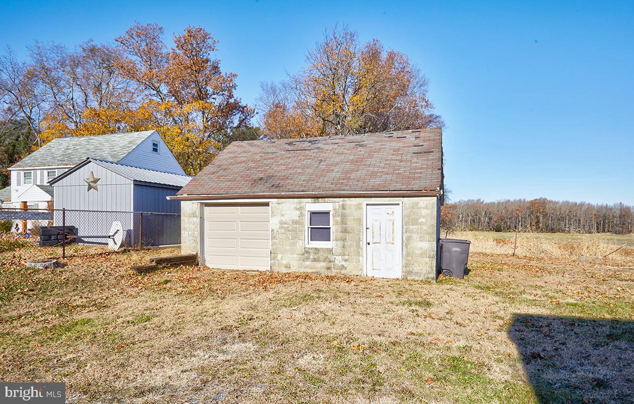 1403 Monmouth Road Mount Holly, NJ 08060 - Photo 5 of 30 Detached Garage