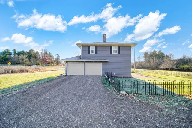 $379,900 | 7165 Clinton Road, Jackson, MI 49201