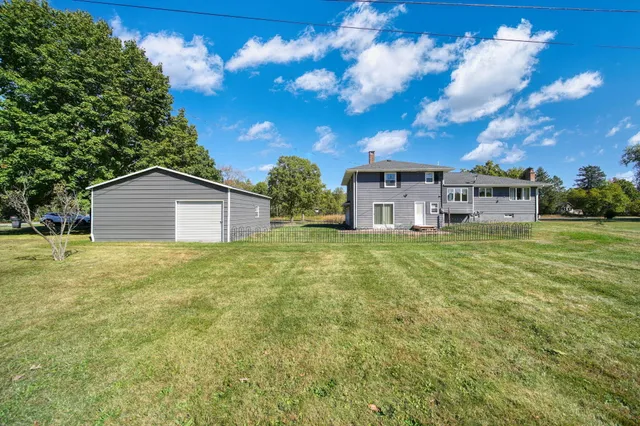 $379,900 | 7165 Clinton Road, Jackson, MI 49201