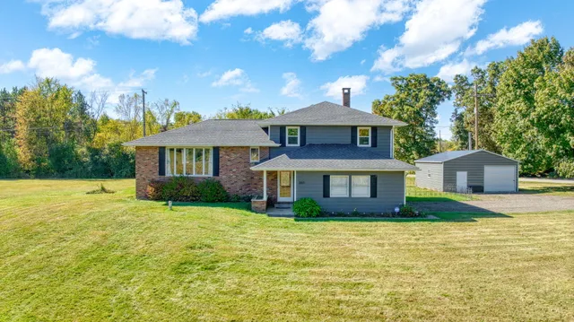$379,900 | 7165 Clinton Road, Jackson, MI 49201
