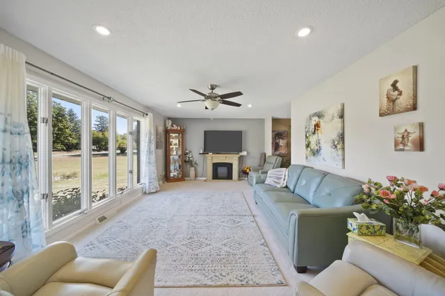 $379,900 | 7165 Clinton Road, Jackson, MI 49201