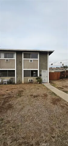 $1,800 | 1131 East Citrus Avenue, Unit 1, Redlands, CA 92374
