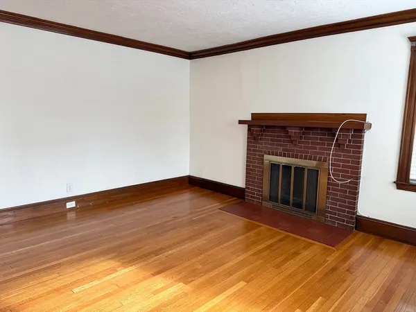 $3,295 | 234 Brook Road, Unit 1, Milton, MA 02186