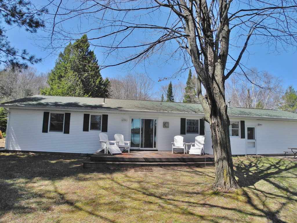 5447 South Maple City Road Maple City, MI 49664 - Photo 11 of 32 1815259-10.JPG