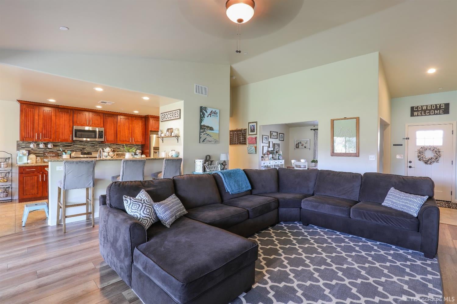 27770 Crofun Road Tehachapi, CA 93561 - Photo 24 of 37 Gallery Image 24