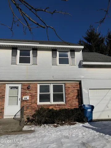 $2,250 | 34 Swayze Drive, Unit B, Colonie, NY 12110