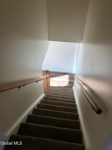 $2,250 | 34 Swayze Drive, Unit B, Colonie, NY 12110