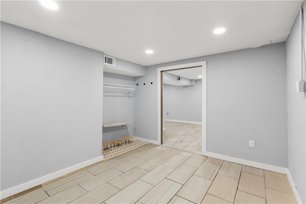 6206 Northeast Antioch Road Kansas City, MO 64118 - Photo 24 of 34