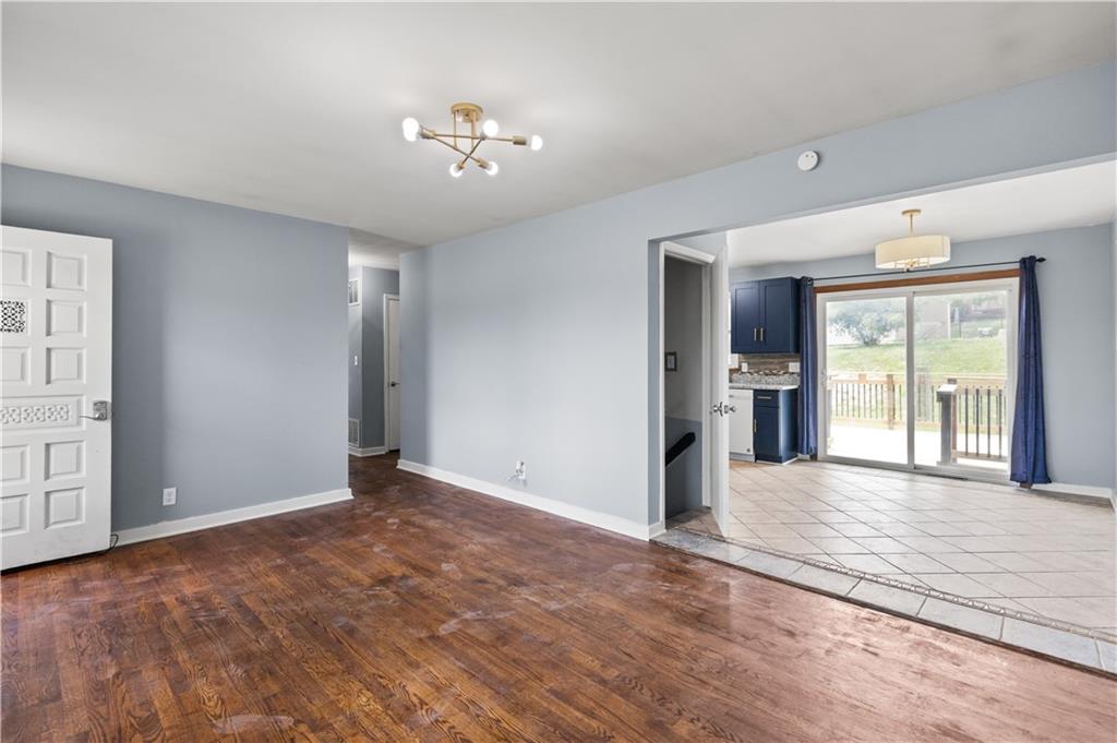 6206 Northeast Antioch Road Kansas City, MO 64118 - Photo 4 of 34