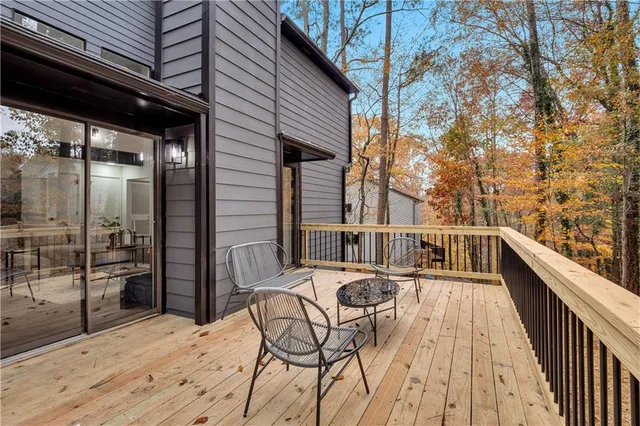 $560,000 | 4300 Inverness Court Northeast, Roswell, GA 30075