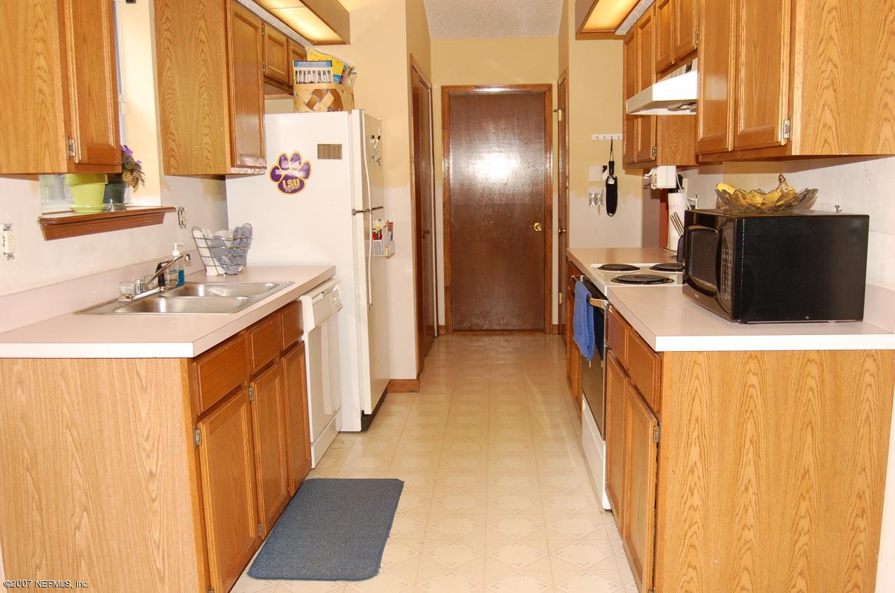 1307 Rushing Drive Orange Park, FL 32065 - Photo 3 of 10 Kitchen