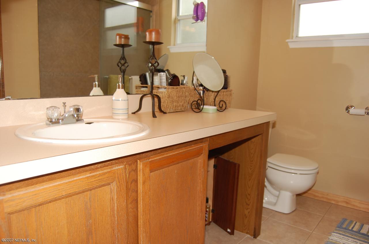 1307 Rushing Drive Orange Park, FL 32065 - Photo 6 of 10 Master Bath