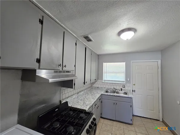 $800 | 212 East Valley Road, Harker Heights, TX 76548