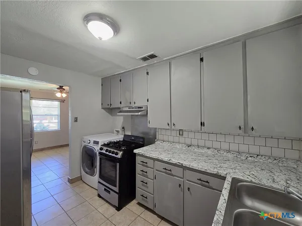 $800 | 212 East Valley Road, Harker Heights, TX 76548