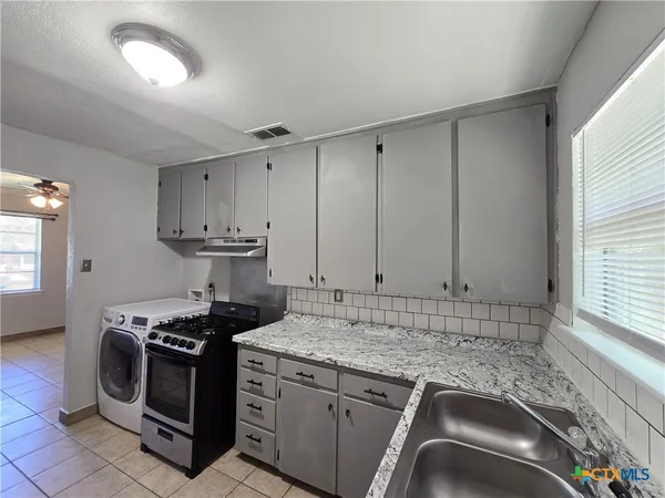 $800 | 212 East Valley Road, Harker Heights, TX 76548