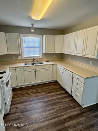 $1,400 | 1136 Nicklaus Drive, Unit B, Greenville, NC 27834