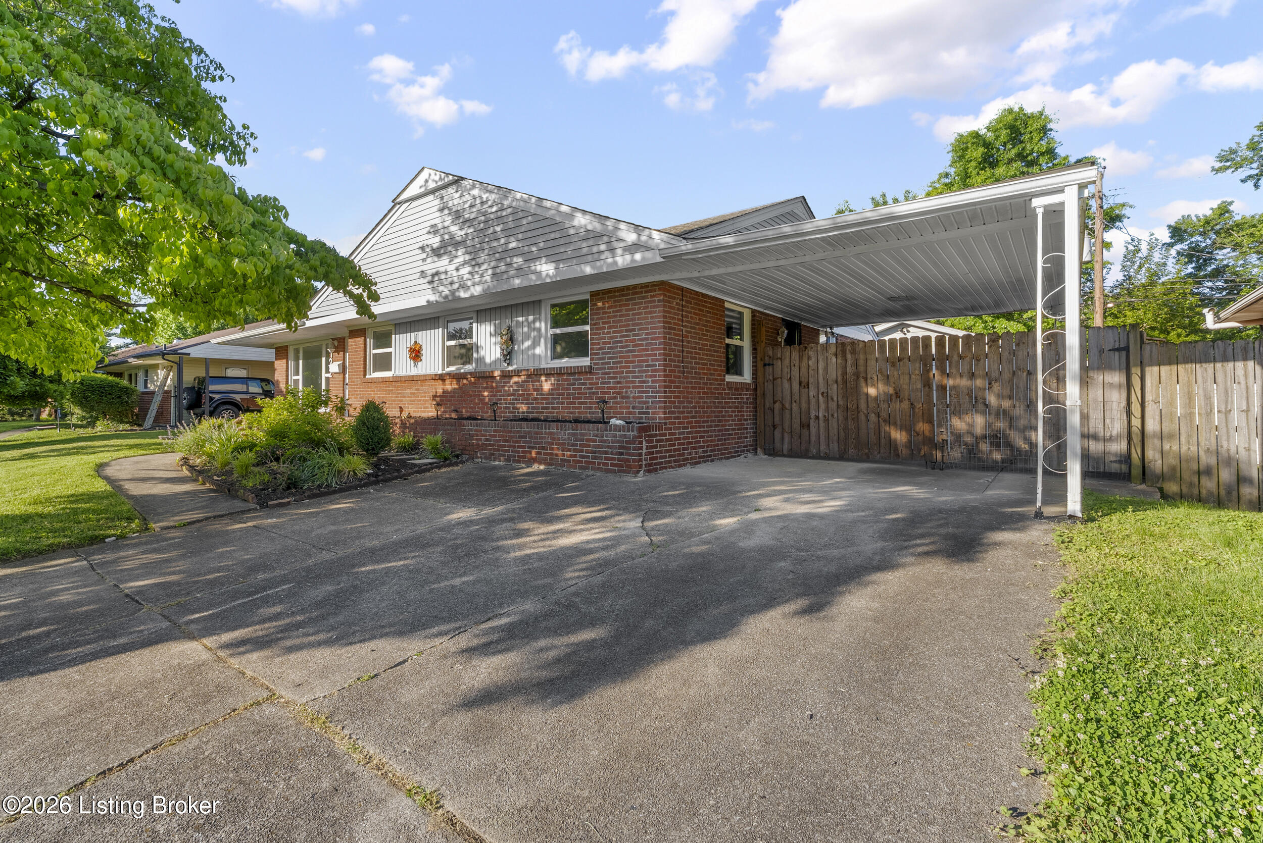 3722 Rouge Way Louisville, KY 40218 - Photo 2 of 35 dsc04359