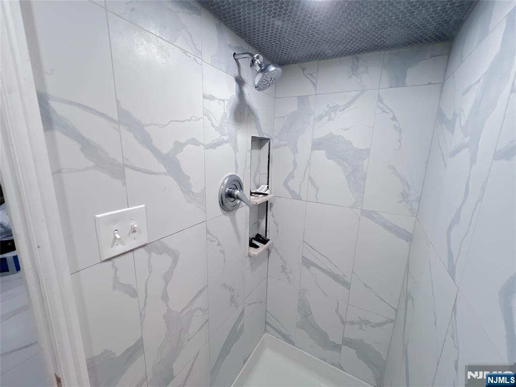 79 Shaler Avenue Fairview, NJ 07022 - Photo 28 of 34
